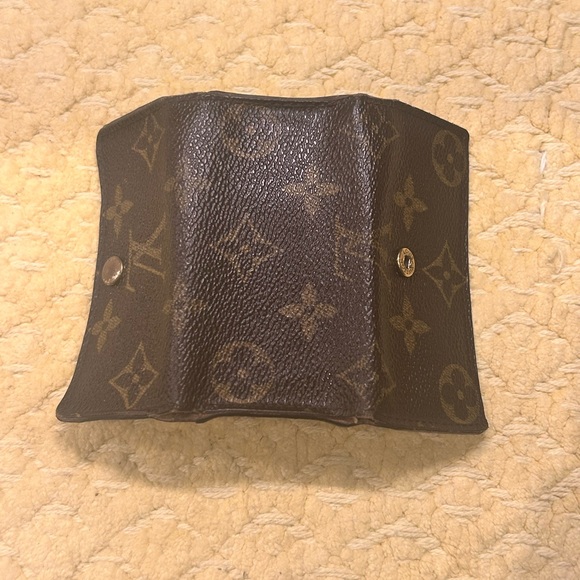 SOLD 🎊🎊🎊Louis Vuitton key holder - Picture 8 of 11